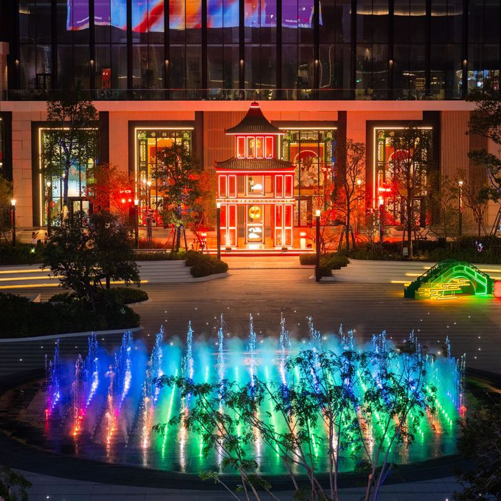 Dancing Snake Lights พาเหรด ปาร์ค ริมถนนพระราม 4 Dancing Snake Lights พาเหรด ปาร์ค ริมถนนพระราม 4