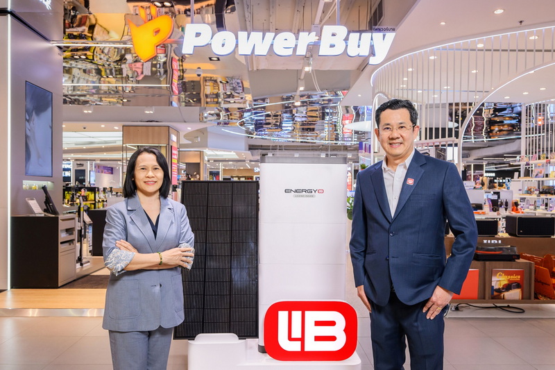 นางสาวศิวาพร สัมมุตถี ผู้ช่วยกรรมการผู้จัดการใหญ่อาวุโส นางสาวศิวาพร สัมมุตถี ผู้ช่วยกรรมการผู้จัดการใหญ่อาวุโส