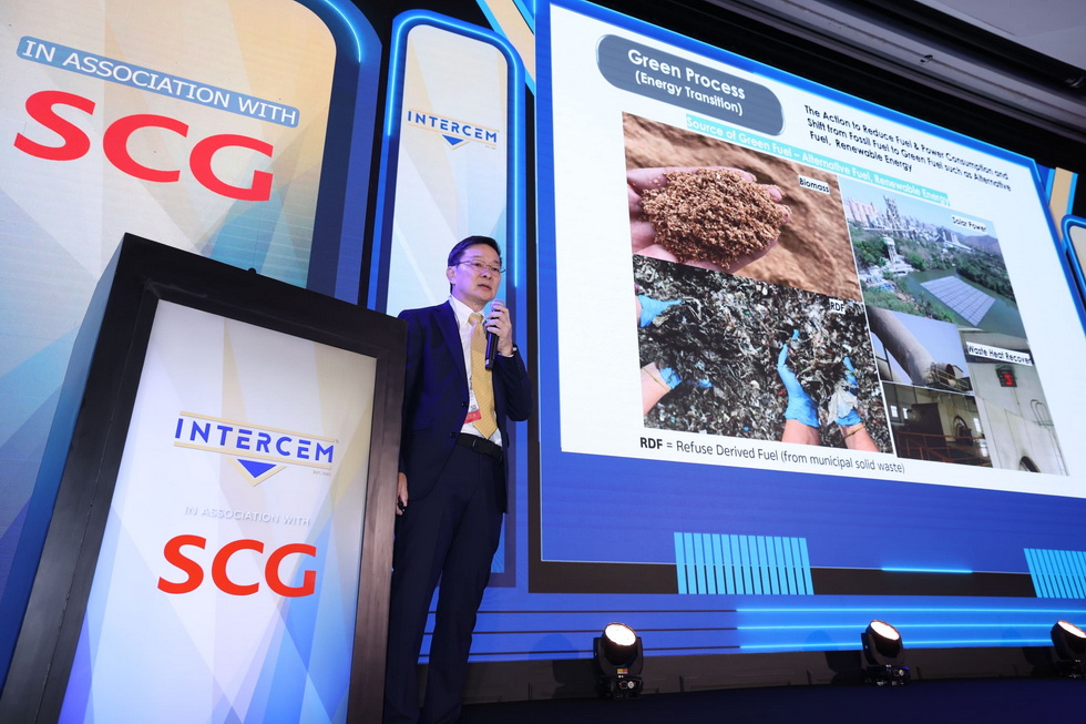 คุณมนสิช สาริกะภูติ Chief Innovation & Technology Officer คุณมนสิช สาริกะภูติ Chief Innovation & Technology Officer